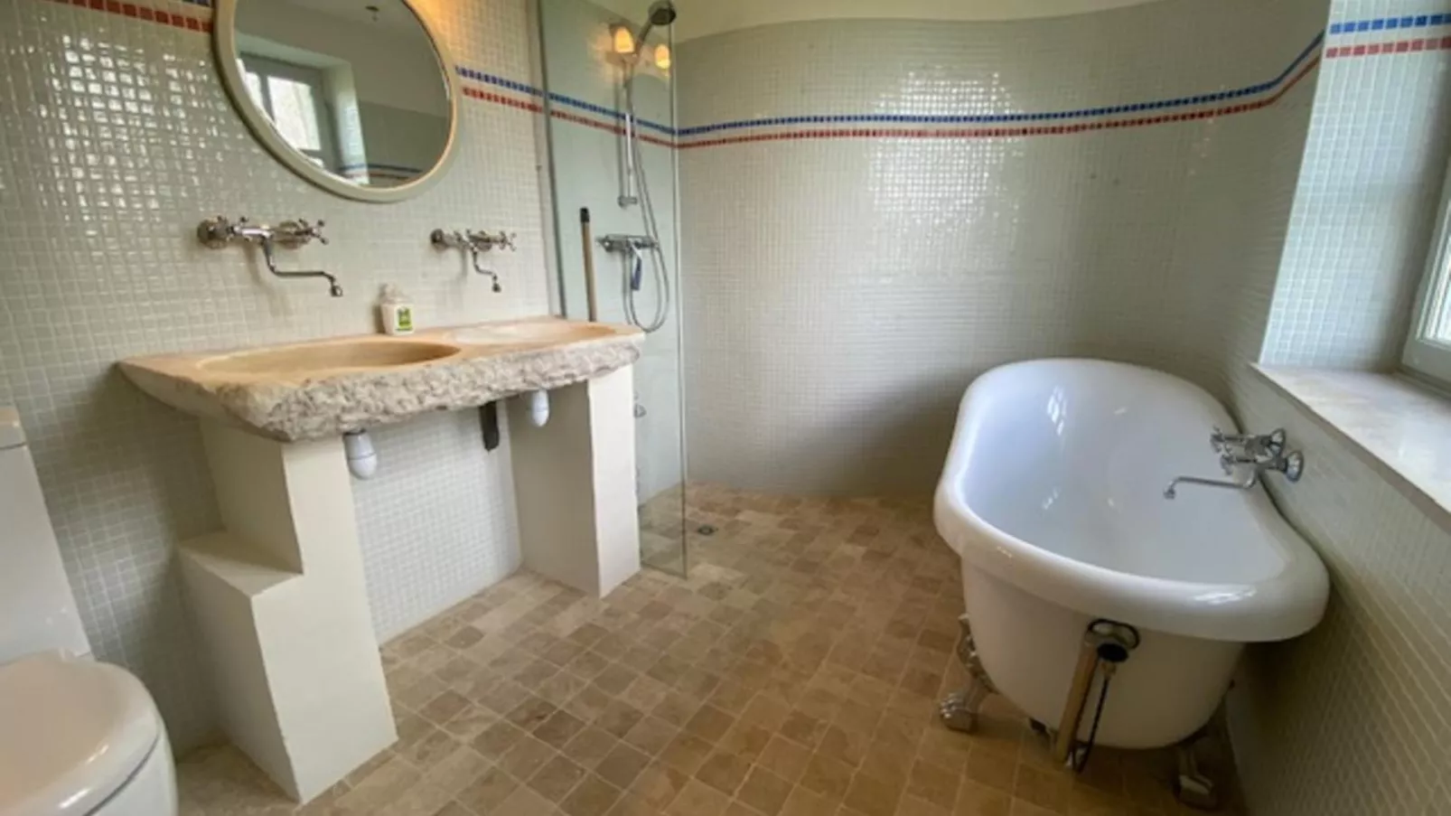 Gite La Folie-Bathroom