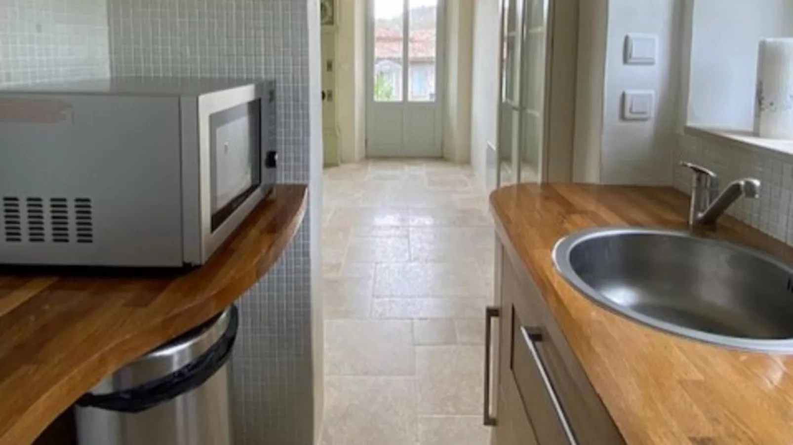 Gite La Folie-Kitchen