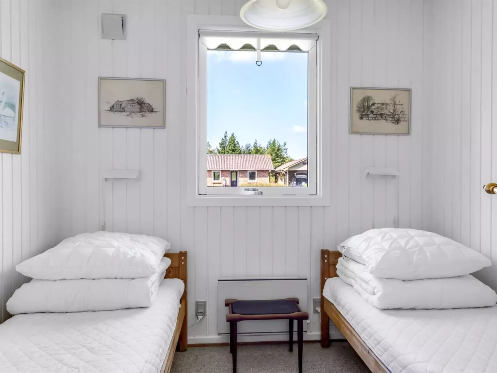 "Fiallar" - 3.2km from the sea-Inside