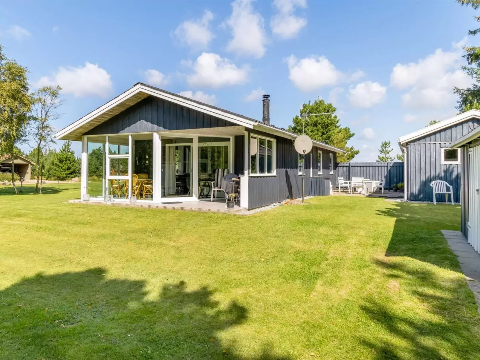 "Fiallar" - 3.2km from the sea-Outside