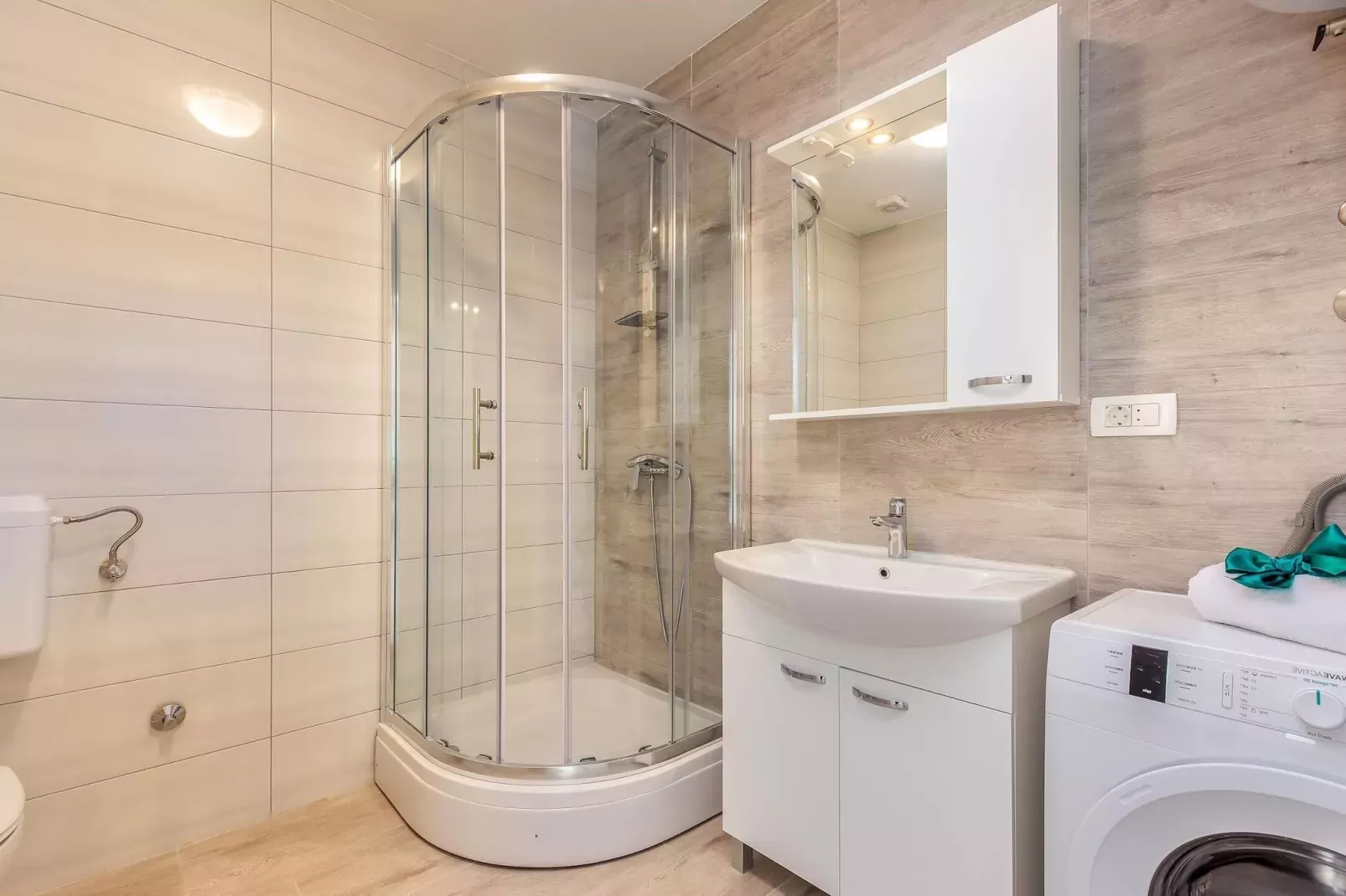 Villa Veronique VVG-Bathroom