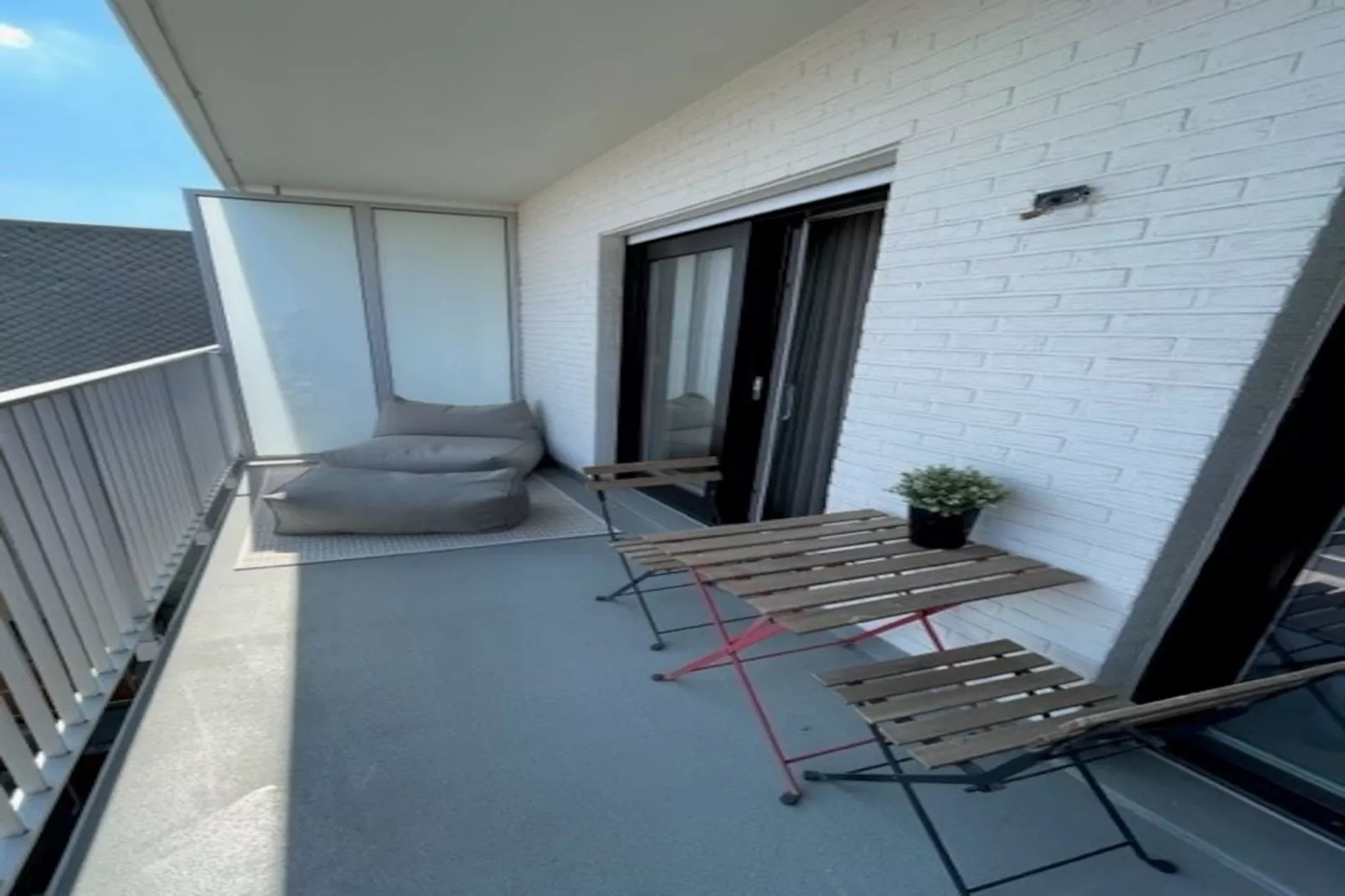 AMBASSADE 0802GAR-Terrace balcony