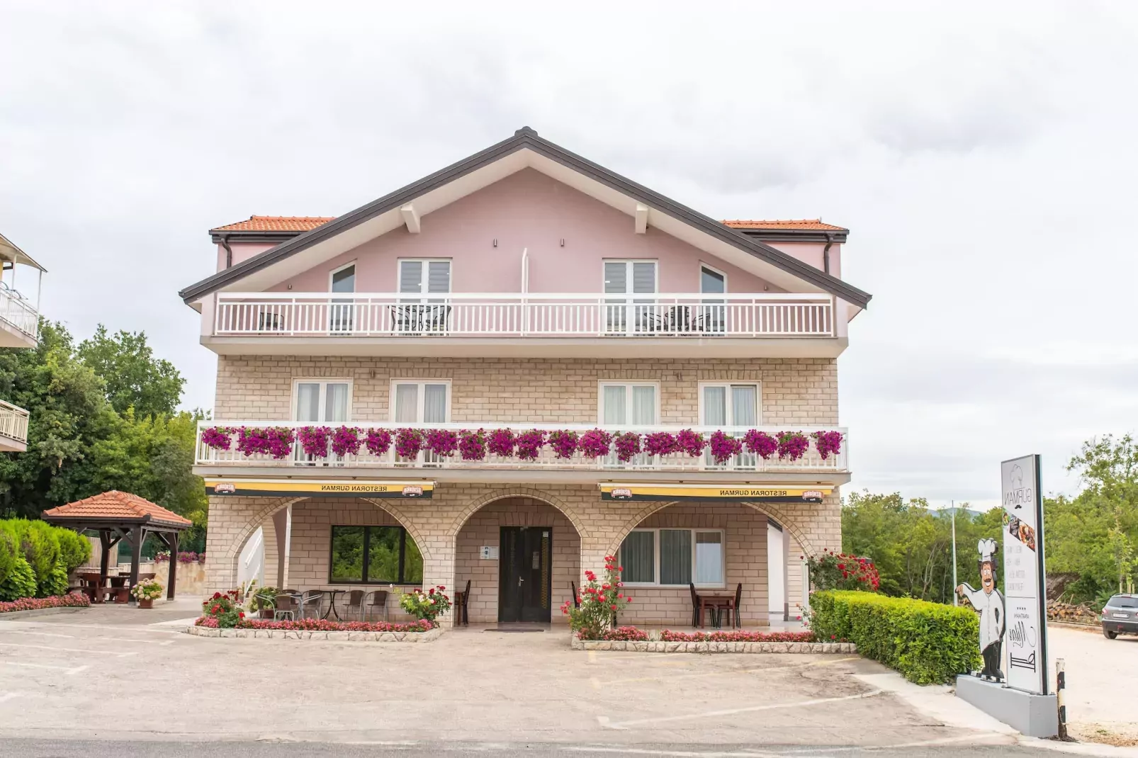 Apartman Milas 3and4-Exterior in summer