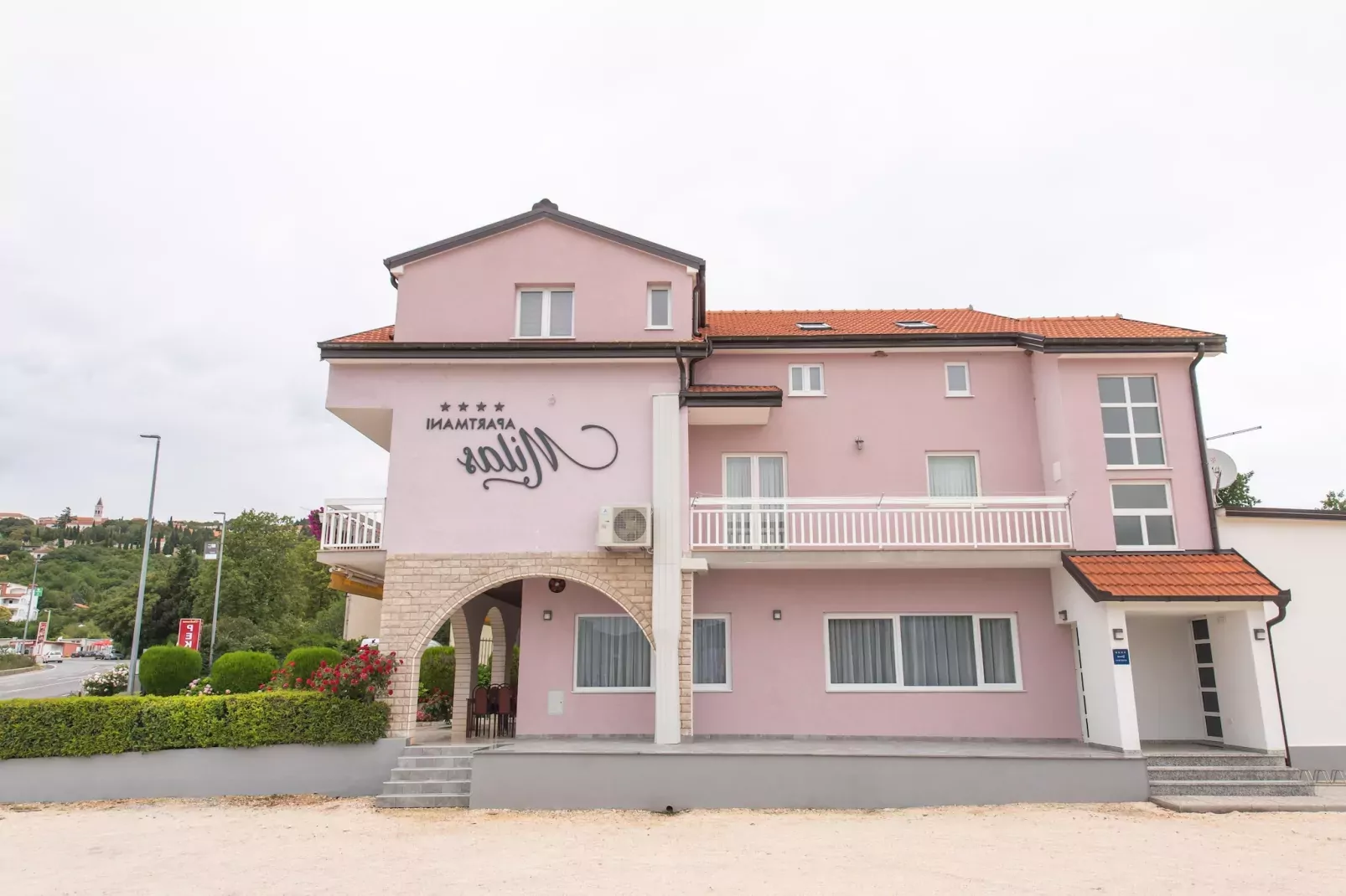 Apartman Milas 3and4-Exterior in summer