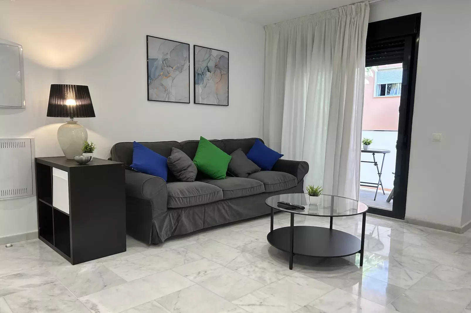 El Poeta-Living room