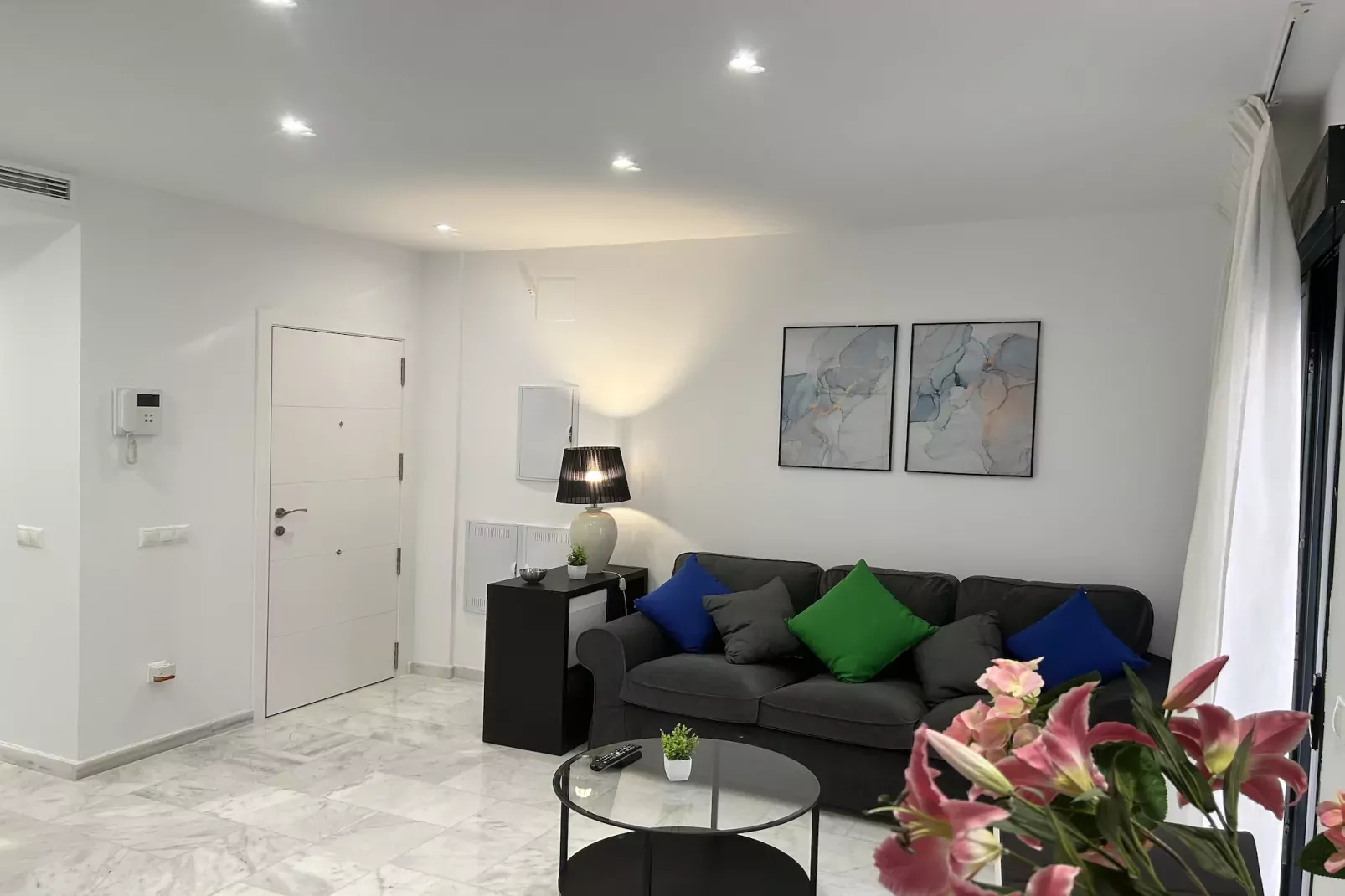 El Poeta-Living room