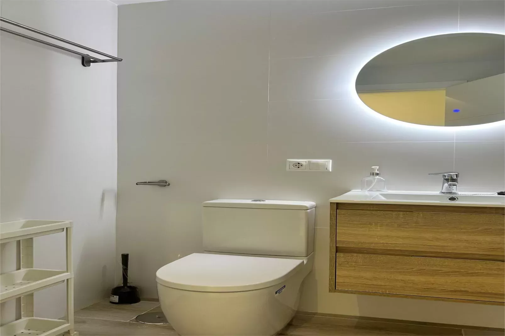 El Poeta-Bathroom