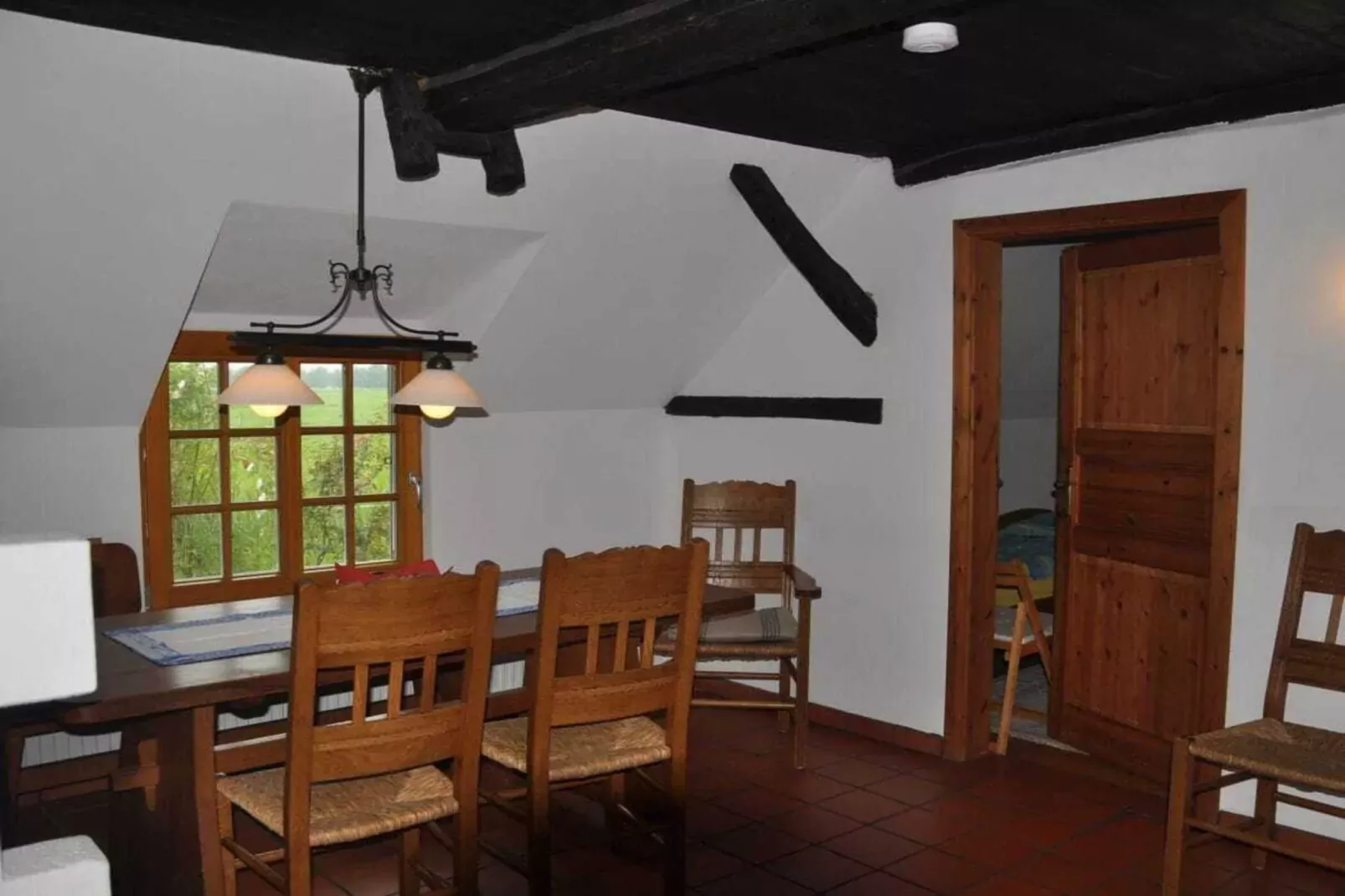 117658-Dining room