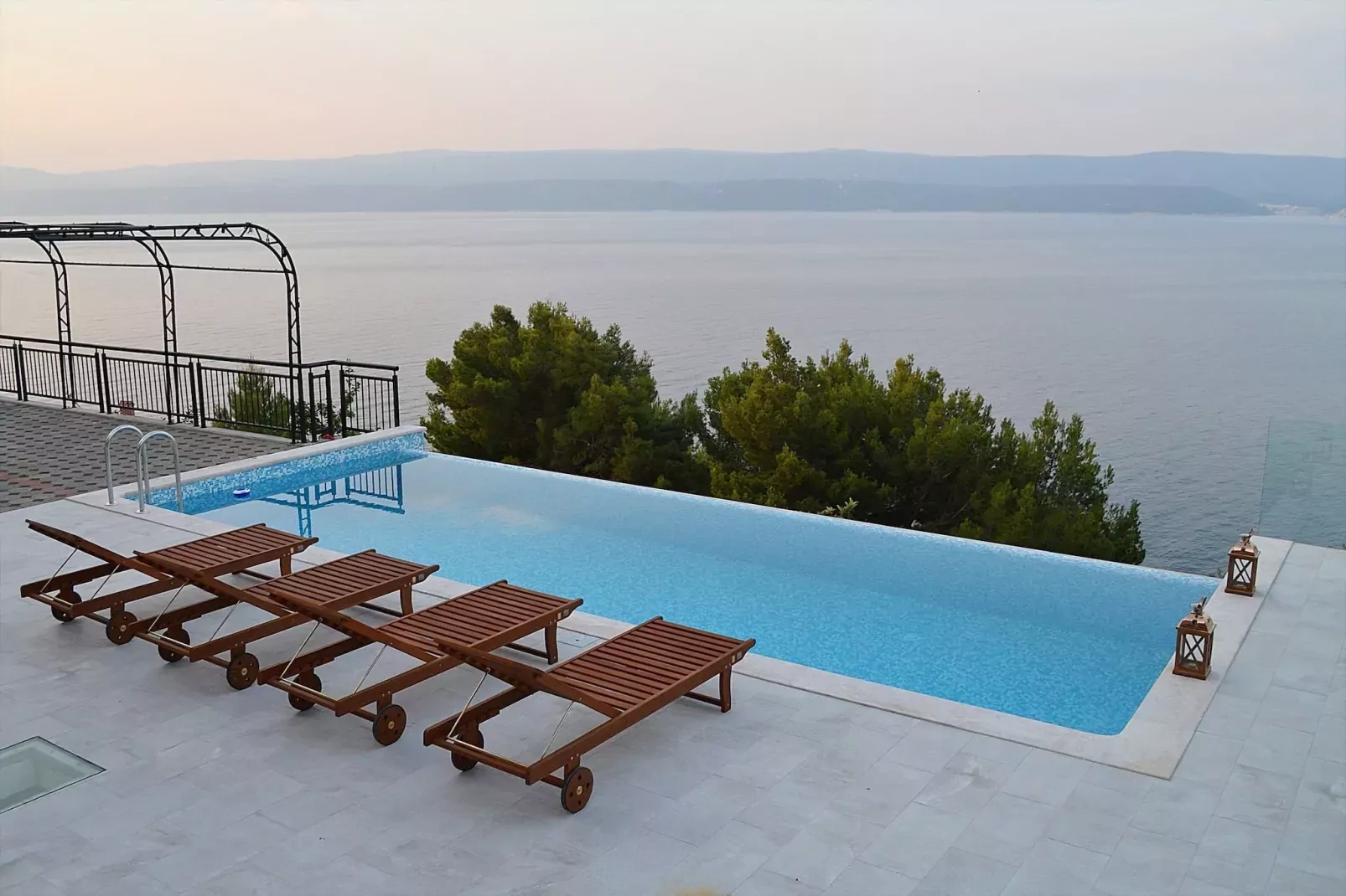 Shared pool apartment David- second floor-Piscine