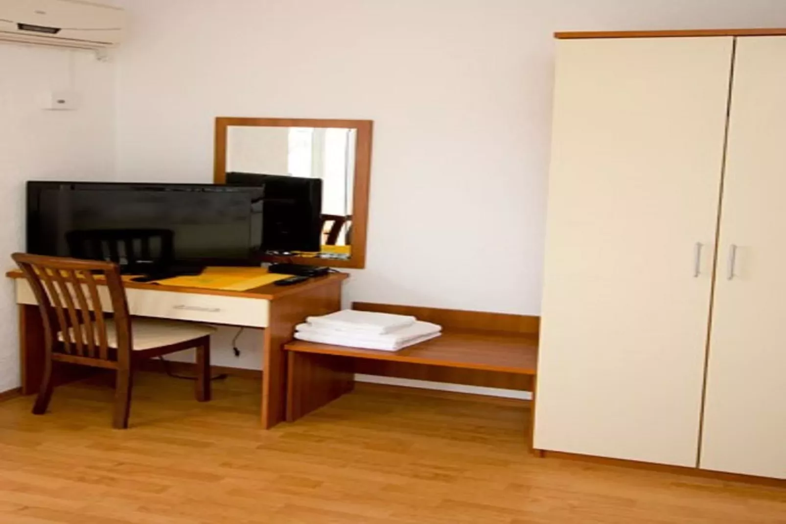 Shared pool apartment David- second floor-Chambre