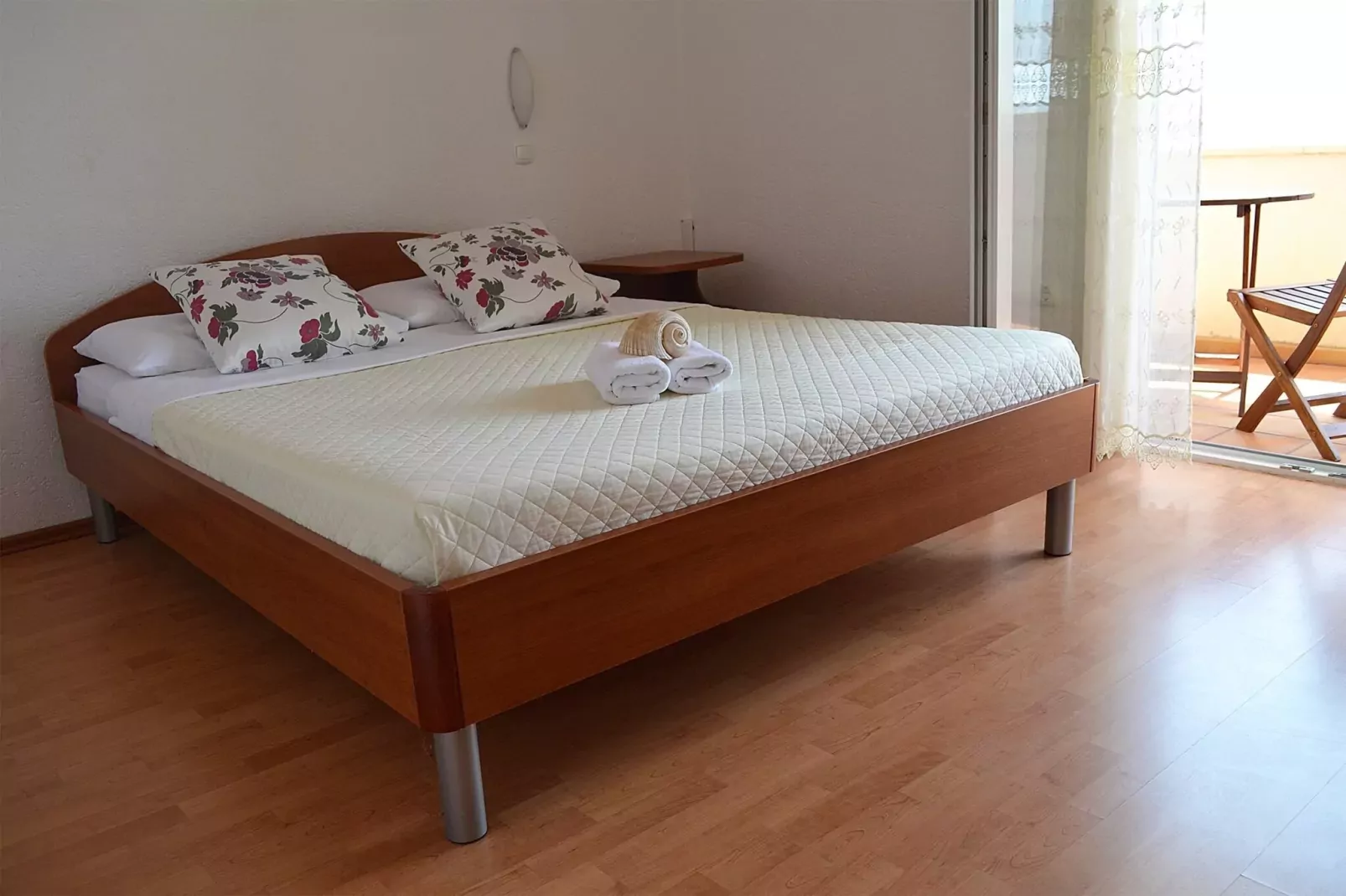 Shared pool apartment David- second floor-Chambre