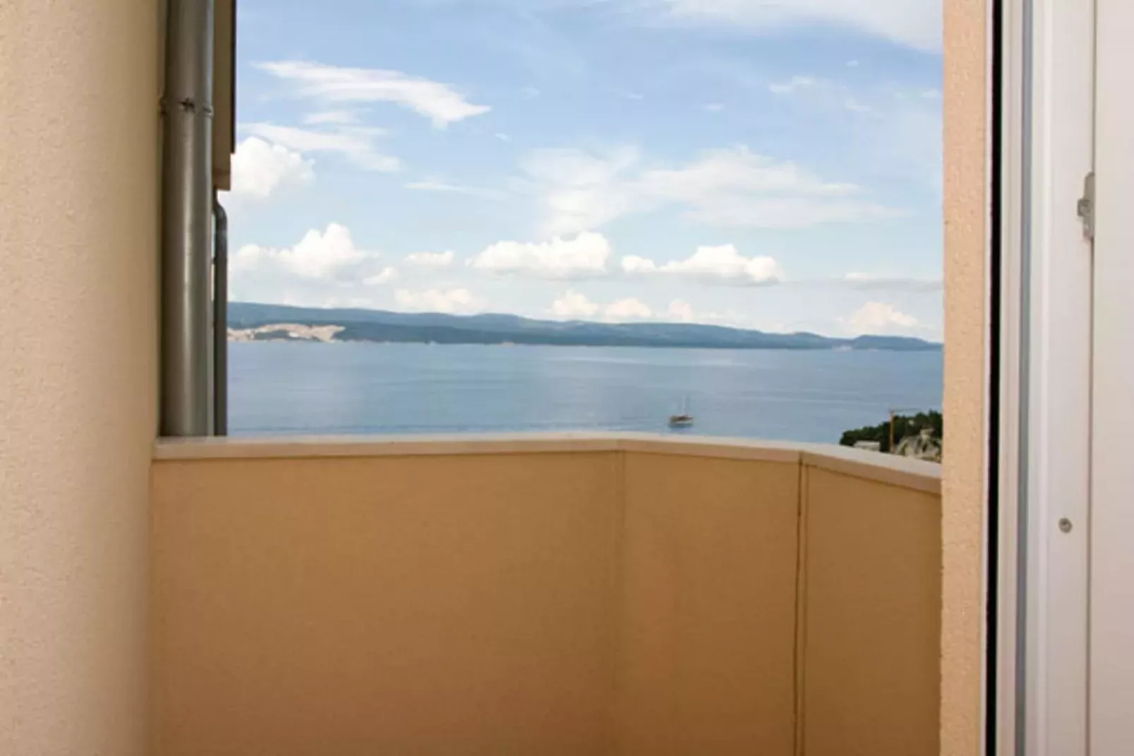 Shared pool apartment David- second floor-Vue d'été