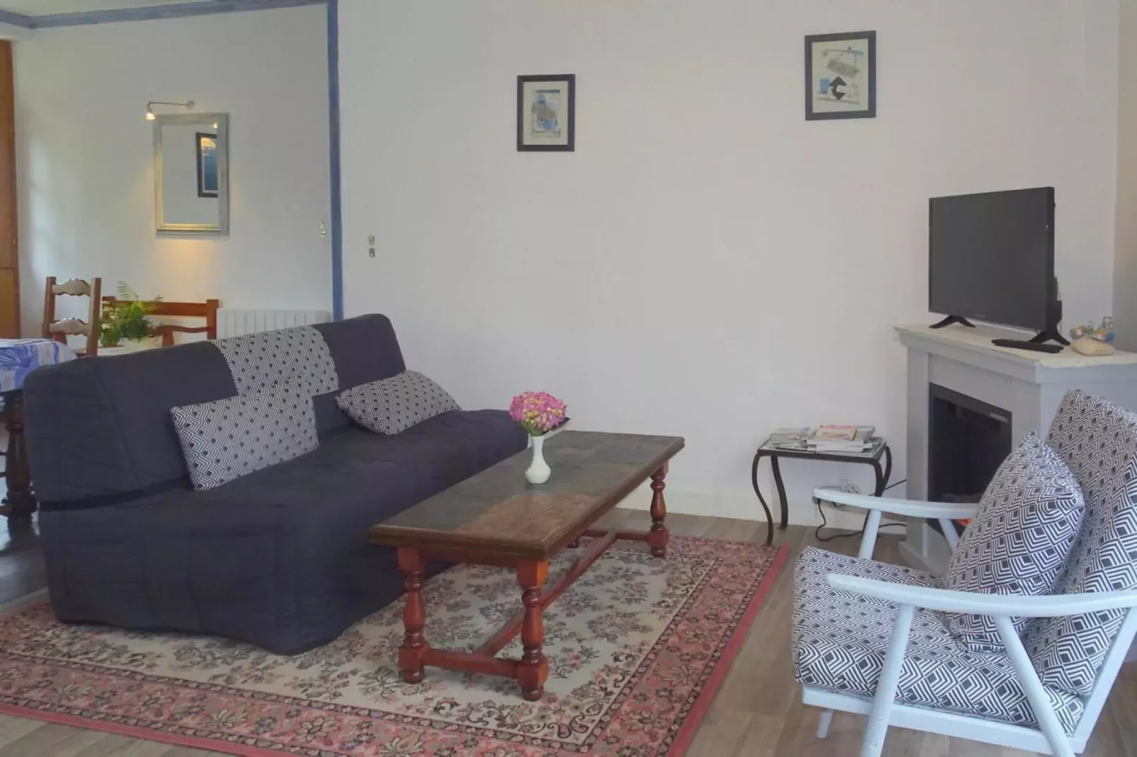 Nice holiday home near the beach Pléneuf Val André-Wohnzimmer