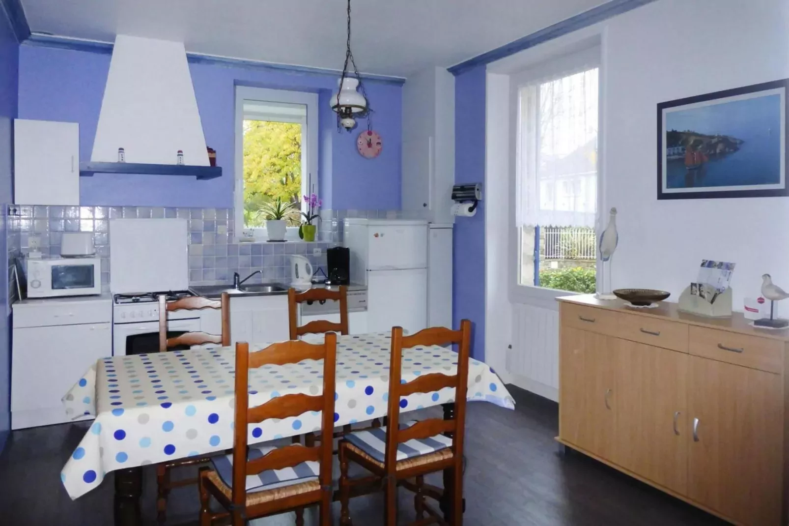 Nice holiday home near the beach Pléneuf Val André-Esszimmer