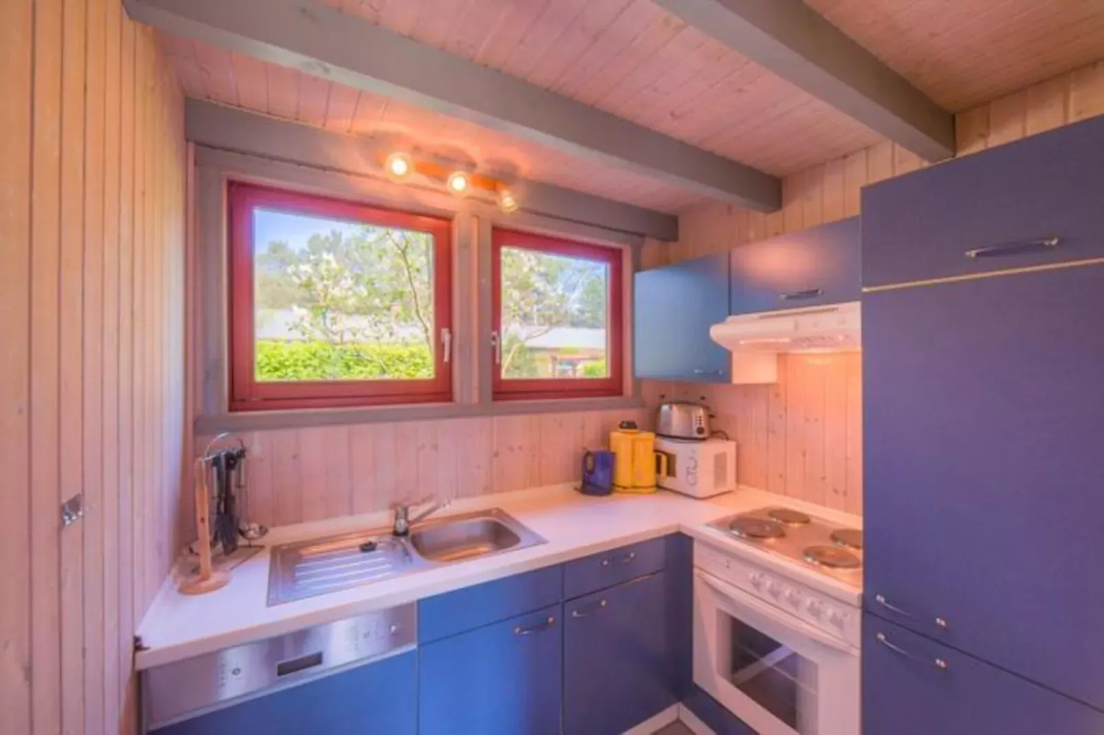 FH Wildgans Comfort mit Sauna & Kaminofen 81 qm 120-Kitchen