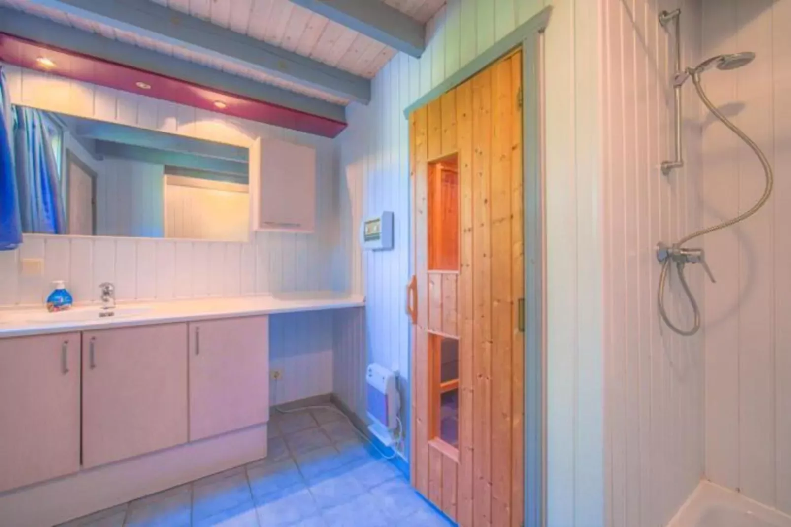 FH Wildgans Comfort mit Sauna & Kaminofen 81 qm 120-Bathroom