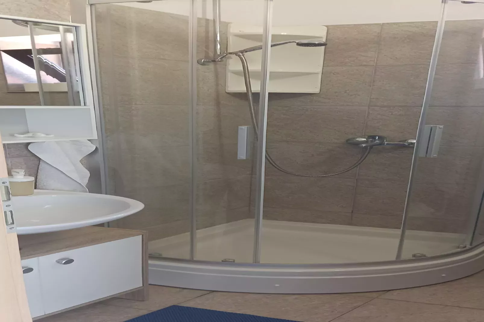Apartment Kala-Bathroom