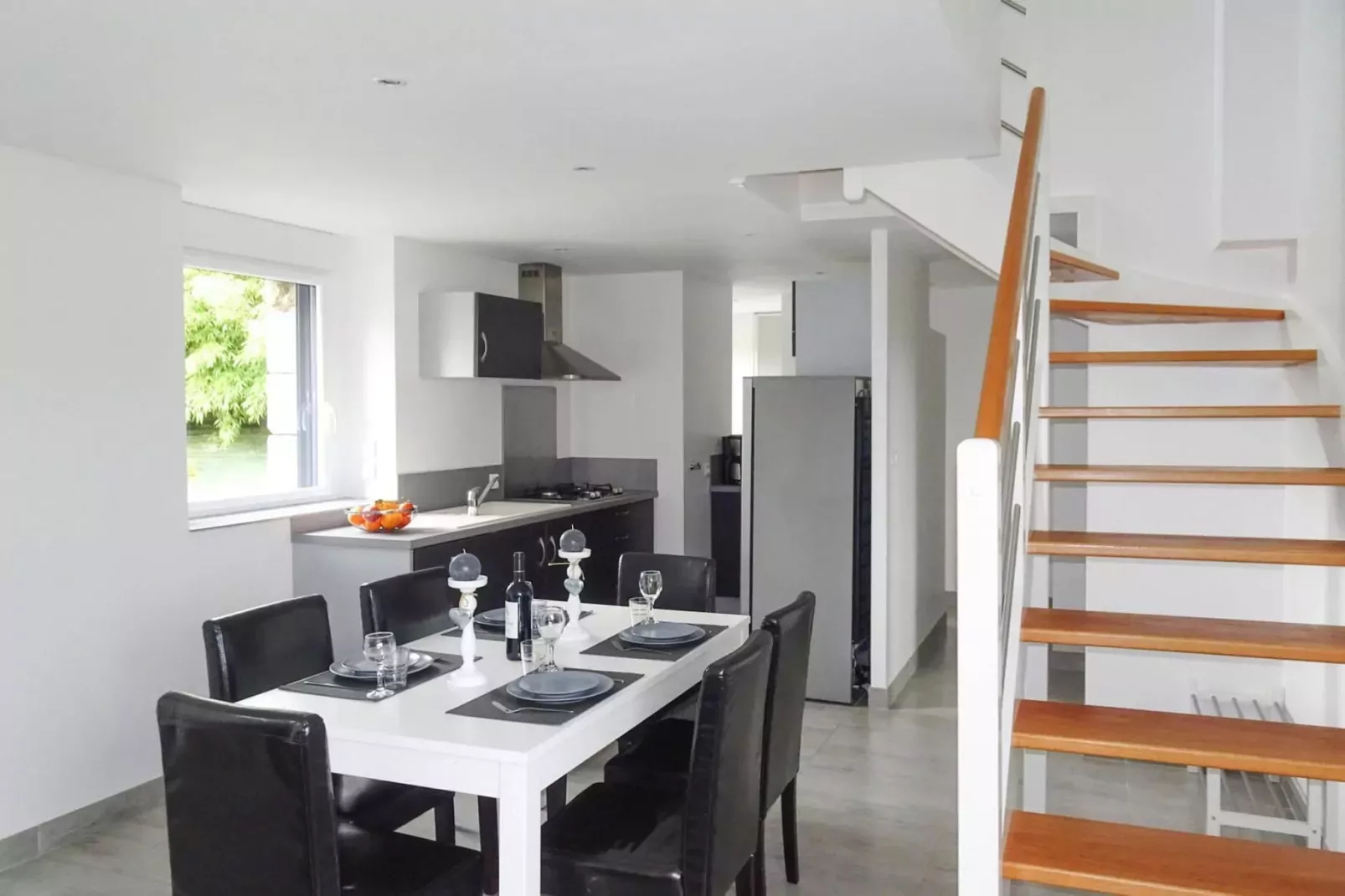 Maison de vacances Ploumilliau-Dining room