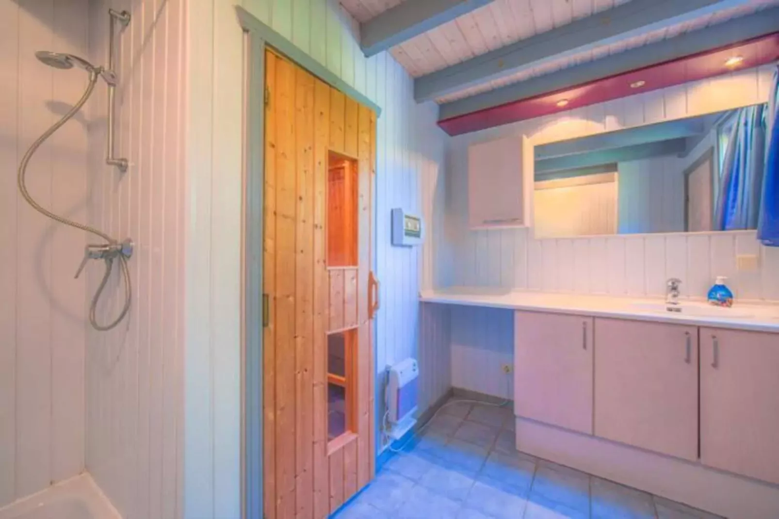 FH Wildgans Comfort mit Sauna & Kaminofen 81 qm 120-Bathroom