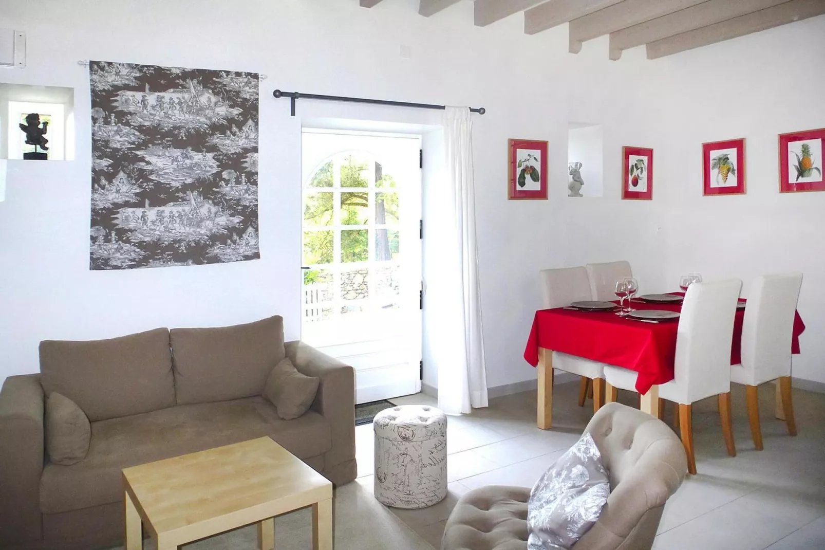 Beautiful country house on common property Plougrescant-Living room