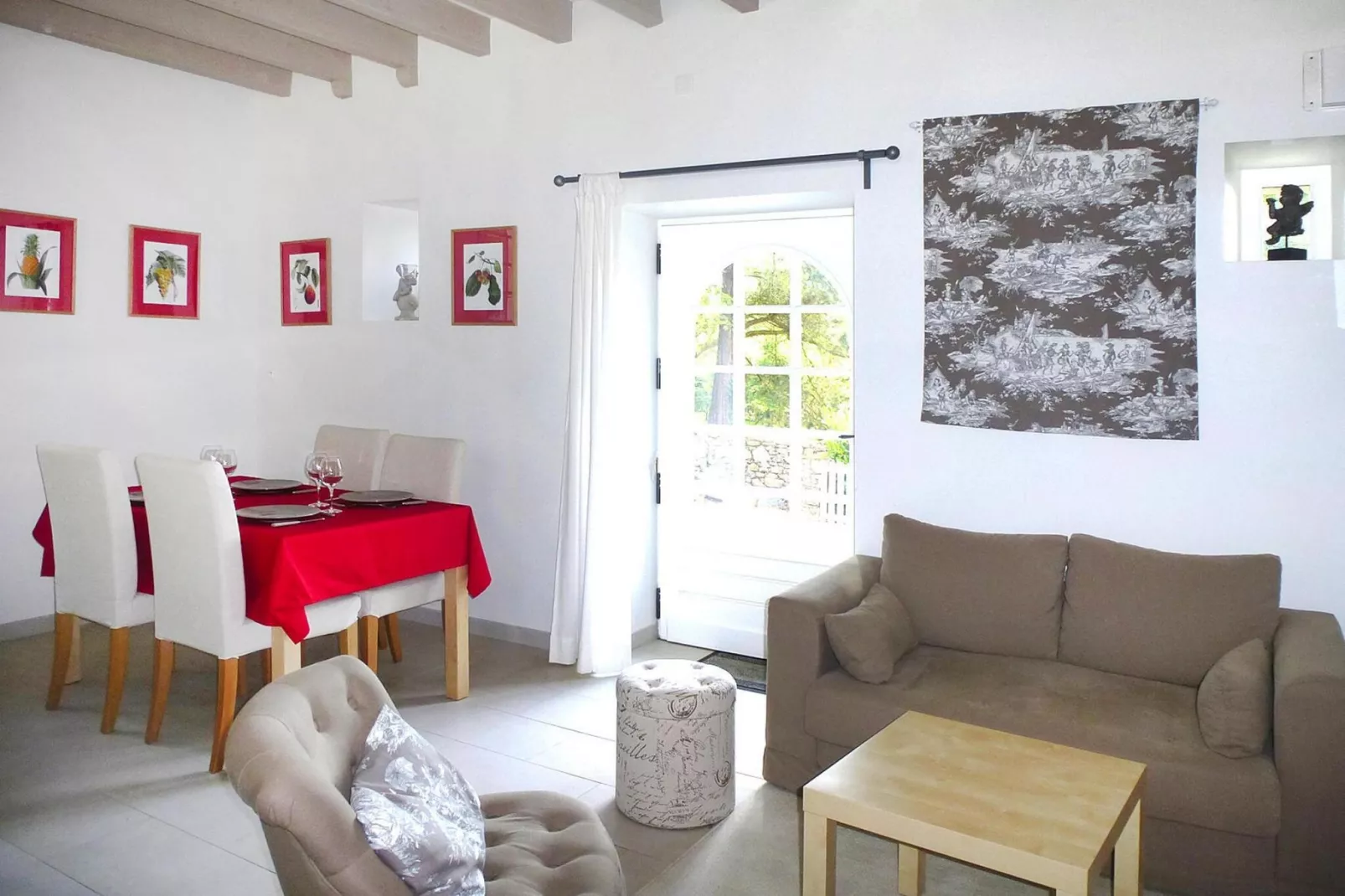 Beautiful country house on common property Plougrescant-Living room