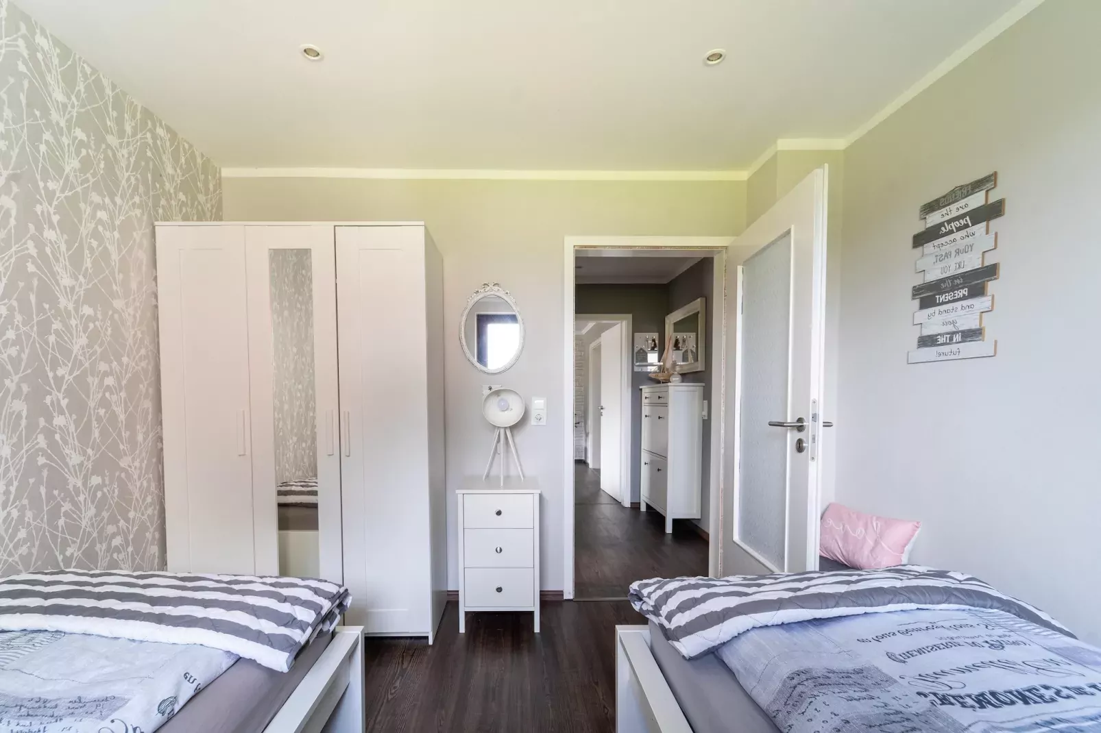 Moderne Ferienwohnung mit Pool im Harz-Schlafzimmer