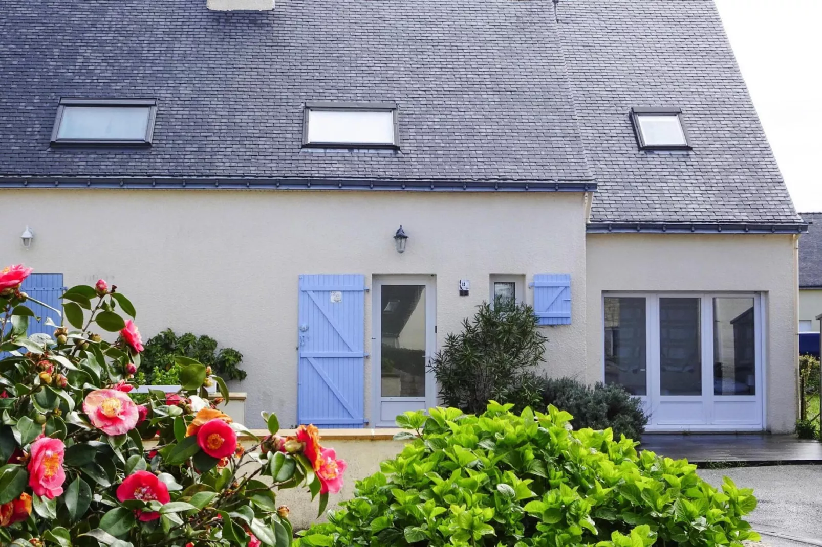 Semi-detached house Damgan-Exterior summer
