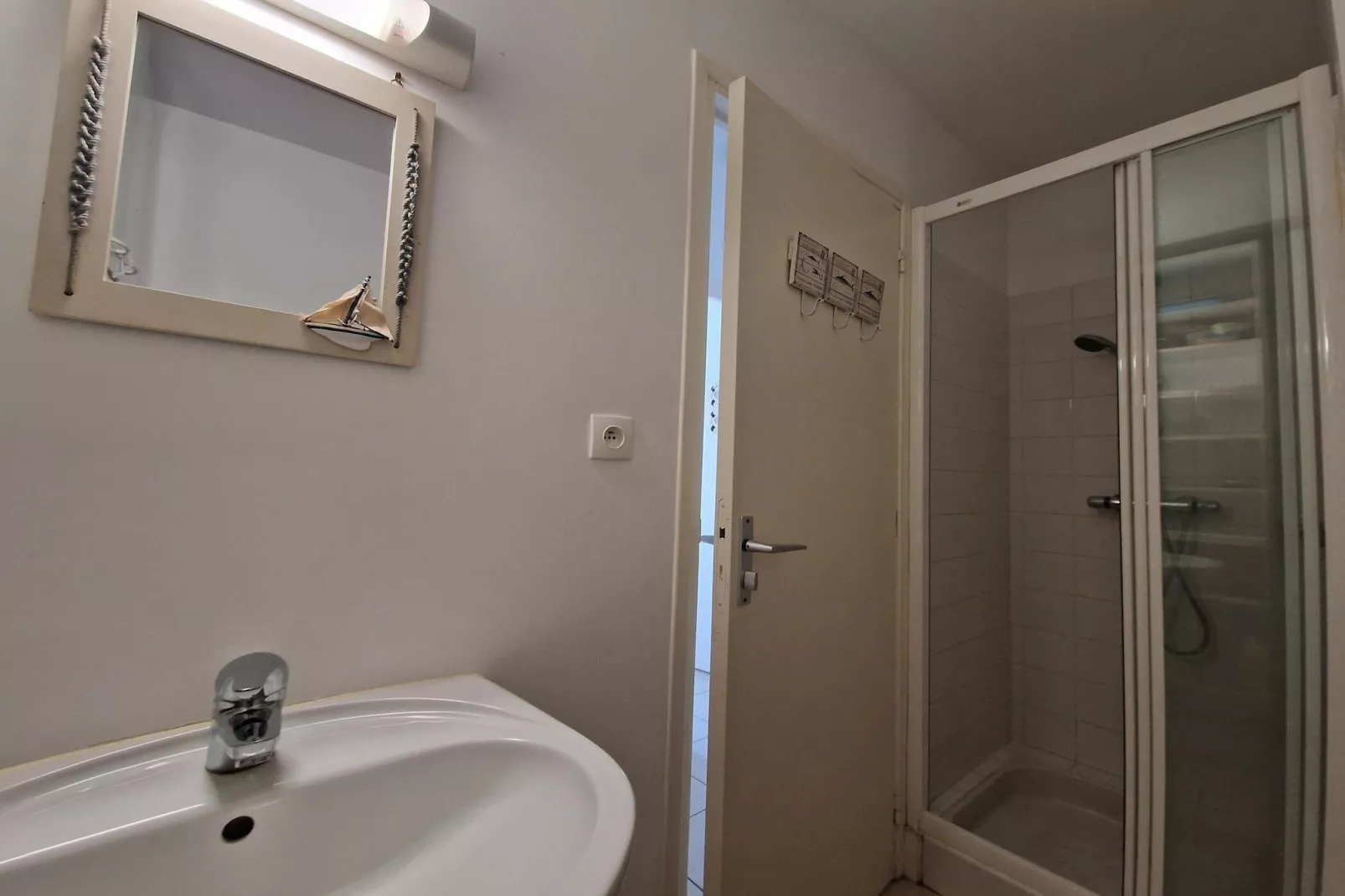 Semi-detached house Damgan-Bathroom