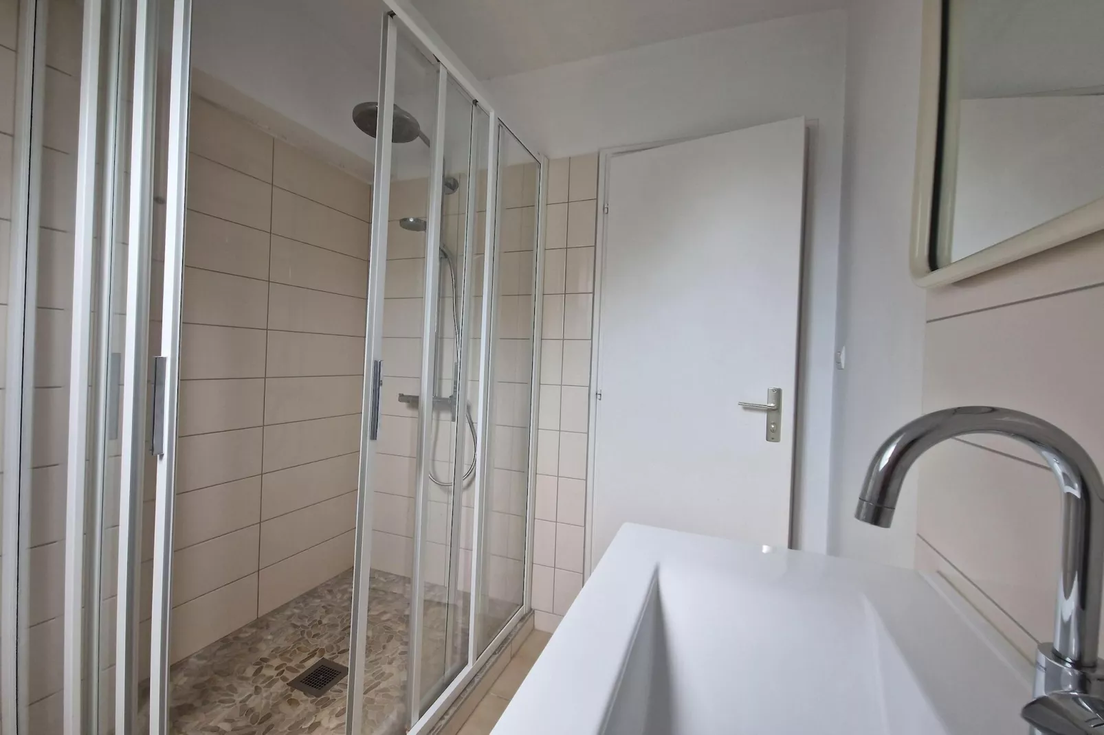 Semi-detached house Damgan-Bathroom