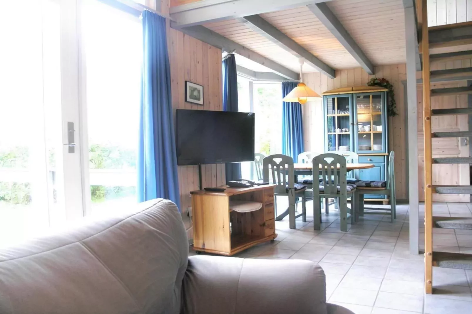 FH Wildgans Comfort mit Sauna & Kaminofen 81 qm 131-Living room