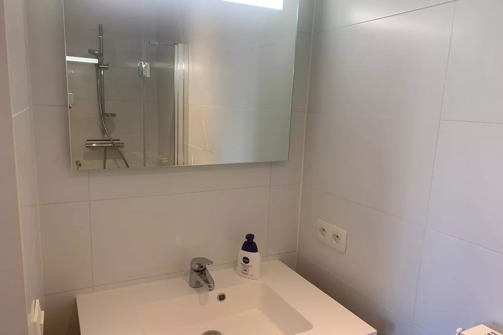KARTHUIZER E1 0101PK-Bathroom