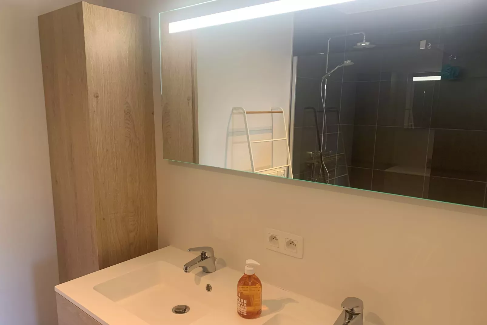 KARTHUIZER E1 0101PK-Bathroom