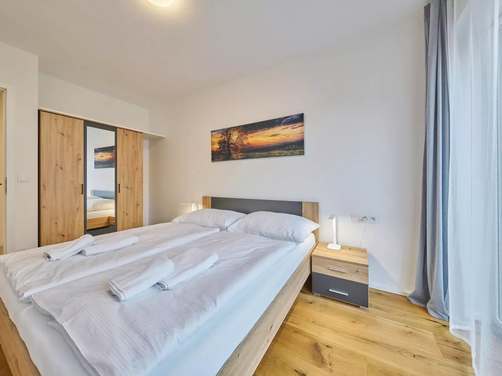 Trendy Mountain Terrace Retreat-Drinnen