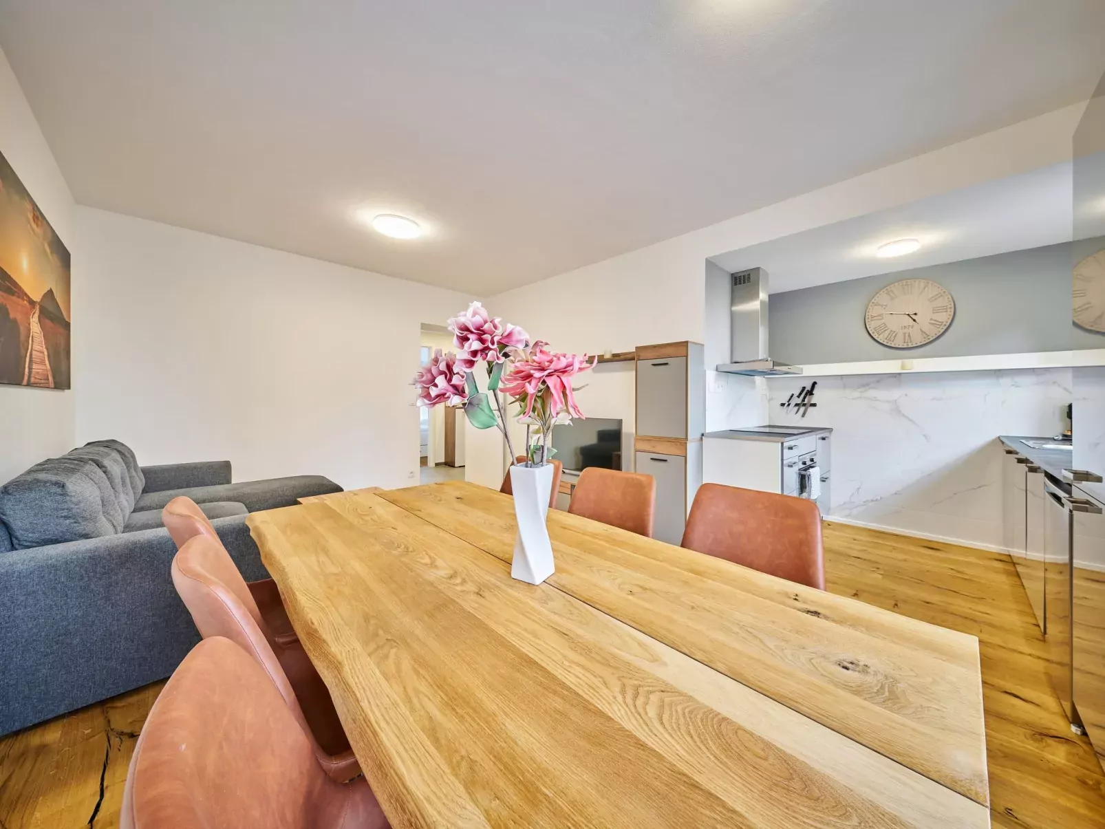 Trendy Mountain Terrace Retreat-Drinnen