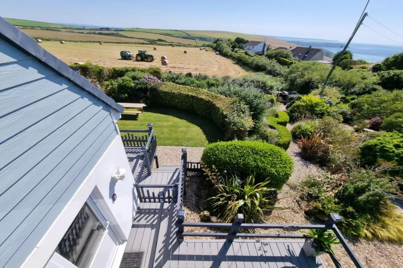 Natural stone cottage with garden and sea view on Breton estate Plougasnou-Gebiete Sommer 1 km