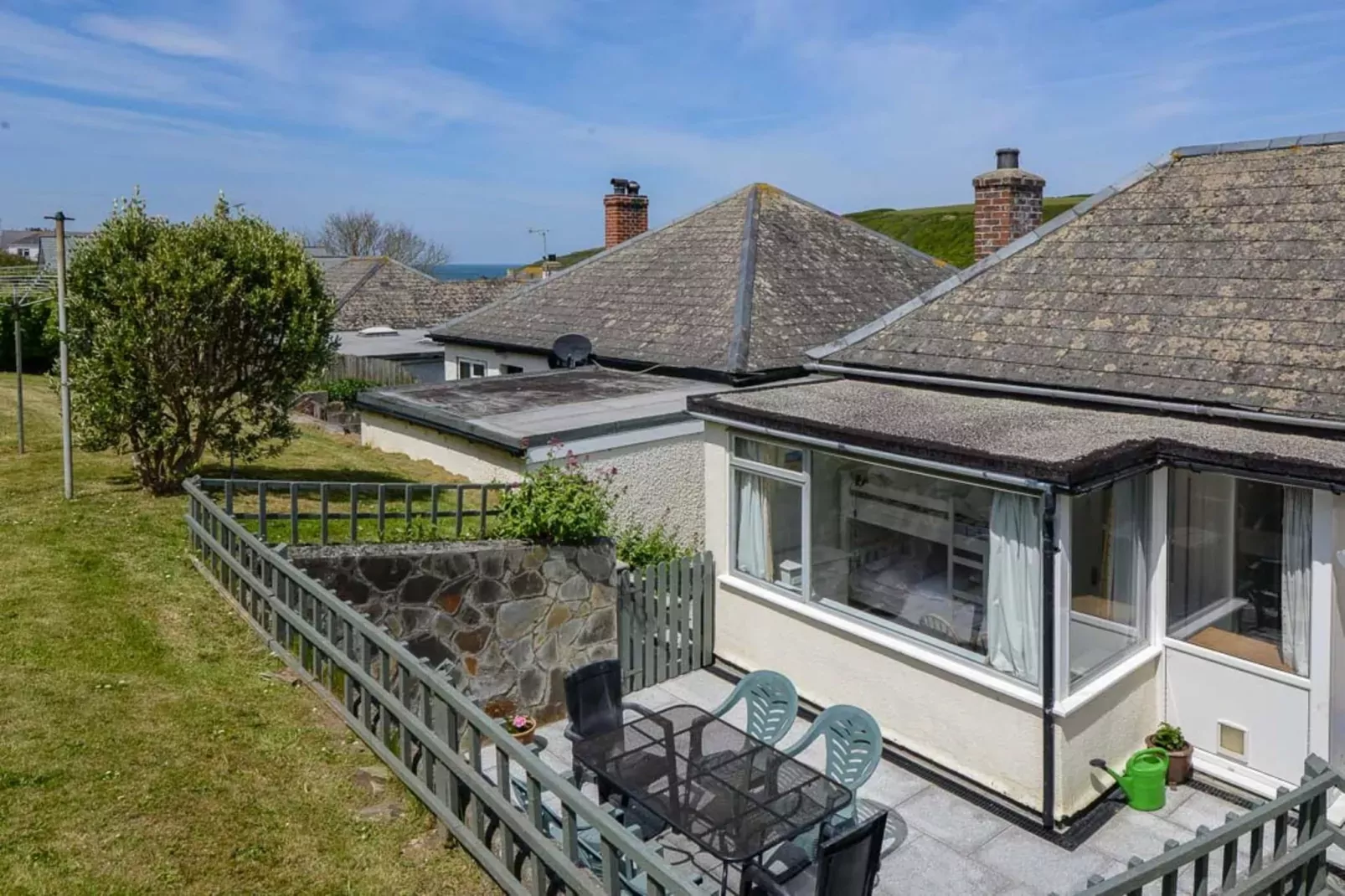 Natural stone cottage with garden and sea view on Breton estate Plougasnou-Gebiete Sommer 1 km