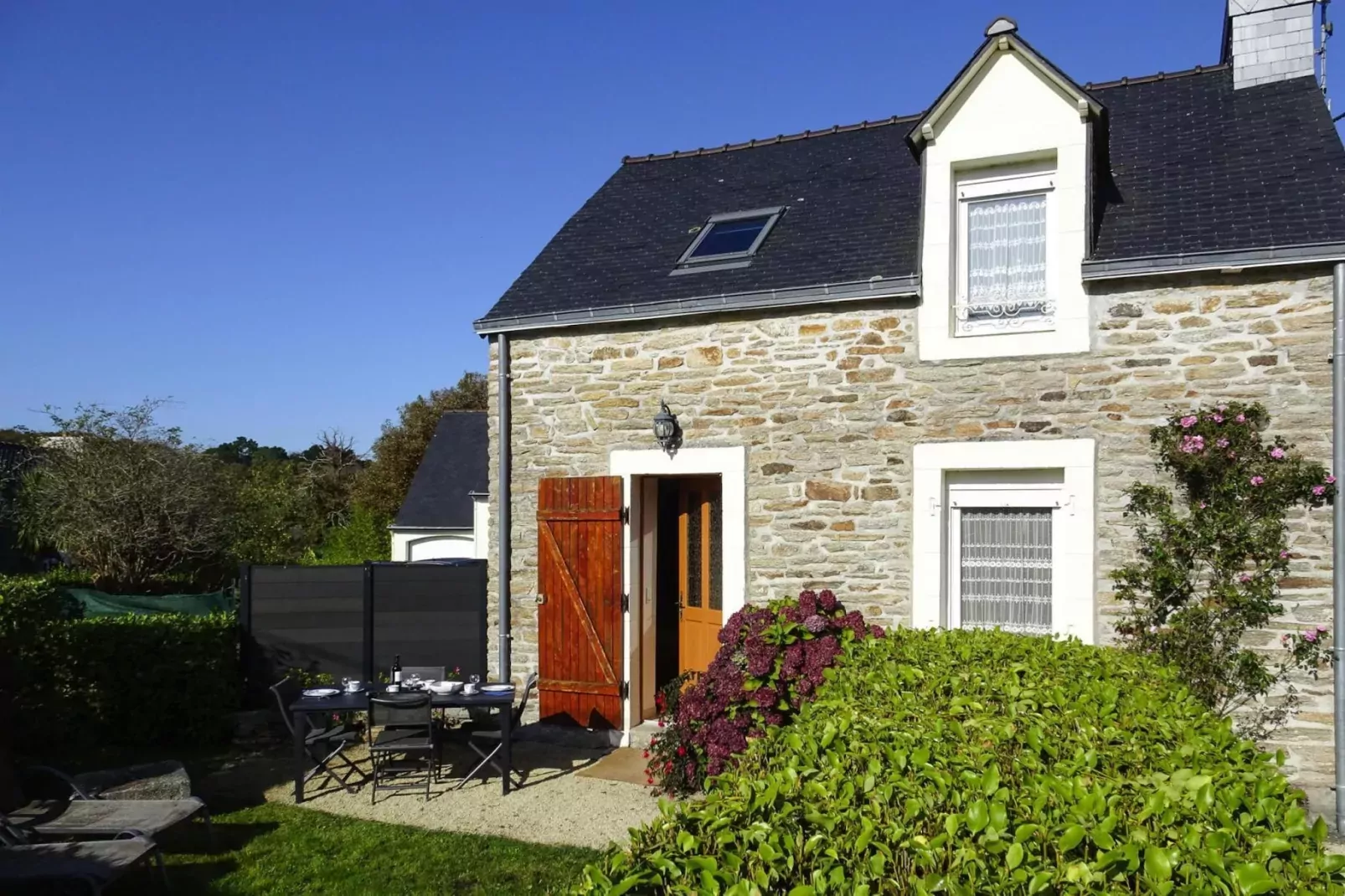 Holiday home La Forêt-Fouesnant-Exterior summer