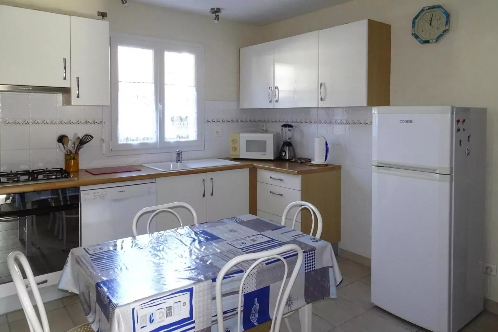 Holiday home La Forêt-Fouesnant-Kitchen