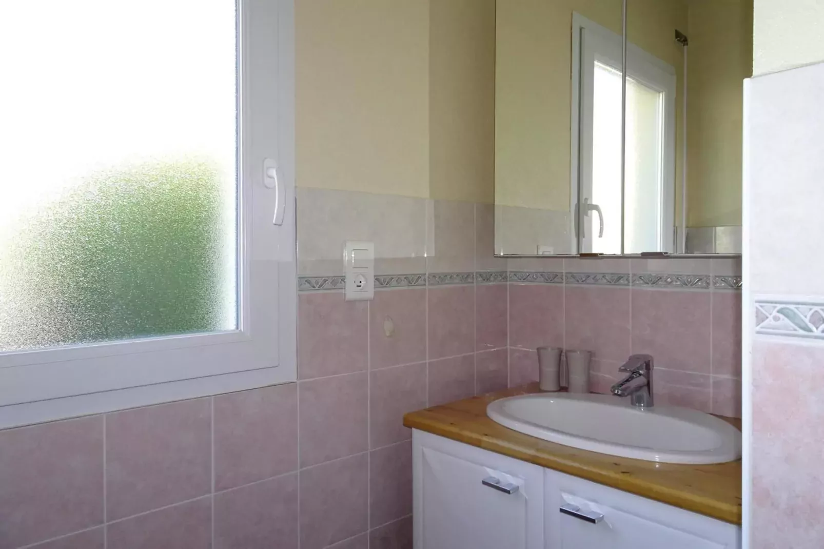 Holiday home La Forêt-Fouesnant-Bathroom