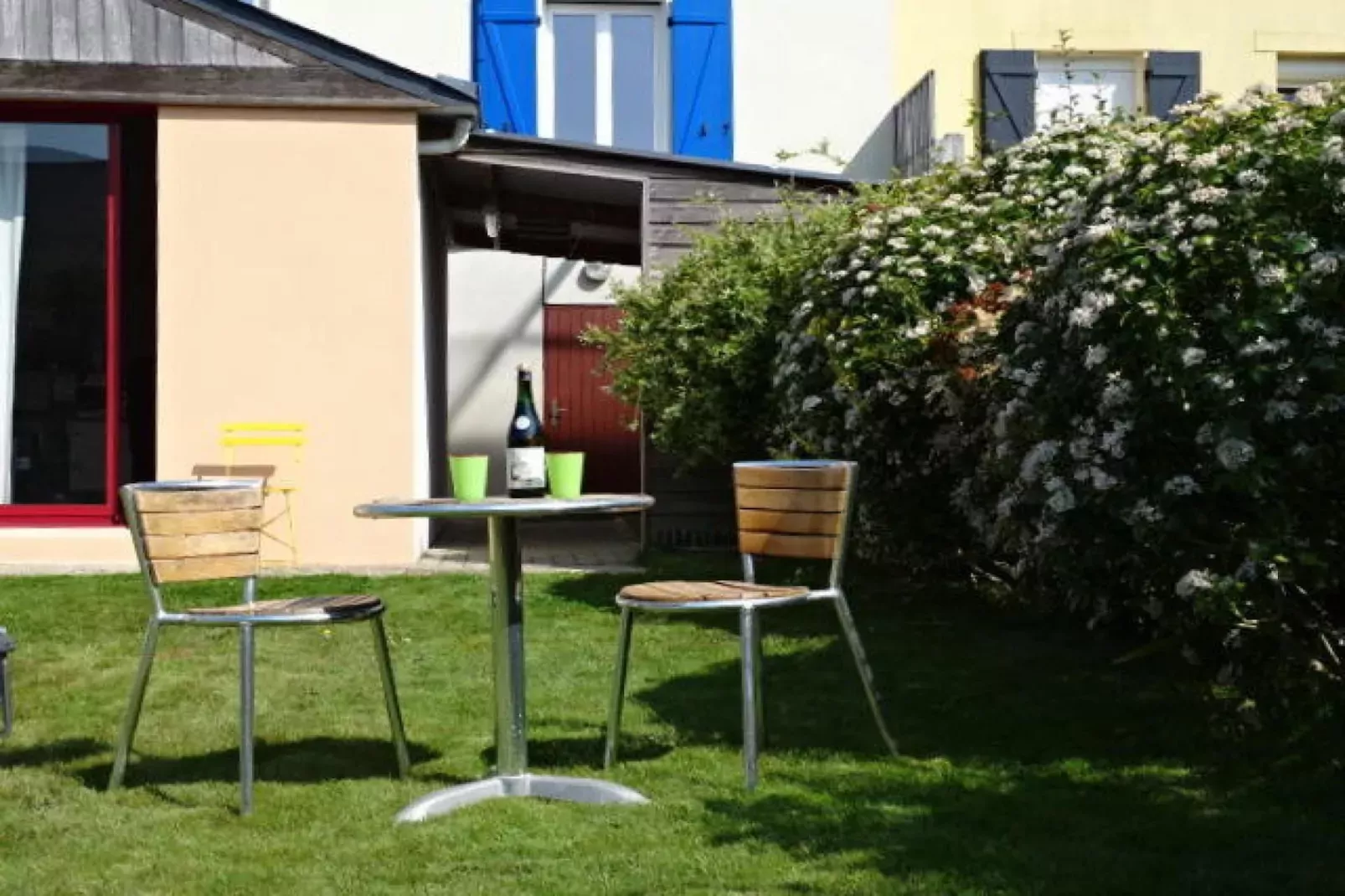 Holiday flat Quimper-Gardens summer