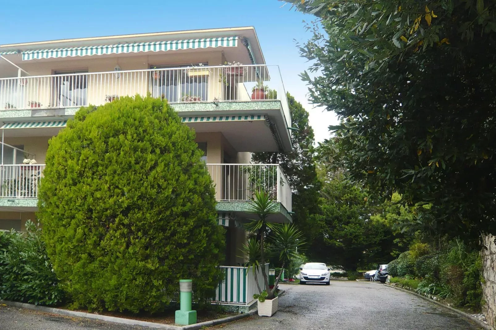 Ferienwohnung in Antibes-Exterior summer