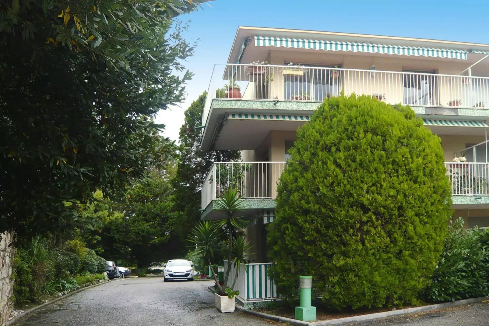 Ferienwohnung in Antibes-Exterior summer