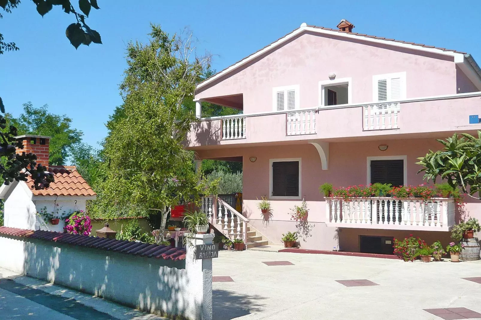 A4 - Apartments Ljilja PrivlakaA4 ca 40 qm für 1-4 Pers-Außenbereich Sommer