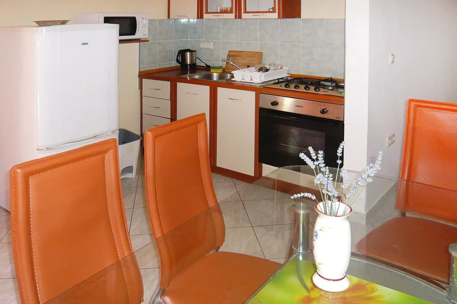 A4 - Apartments Ljilja PrivlakaA4 ca 40 qm für 1-4 Pers-Esszimmer