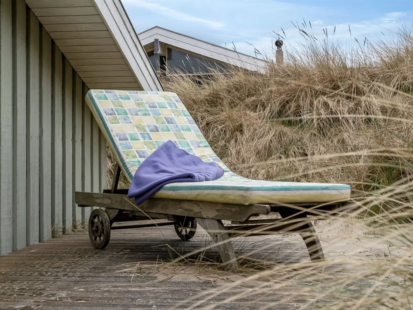 "Erwith" - 50m from the sea-Outside