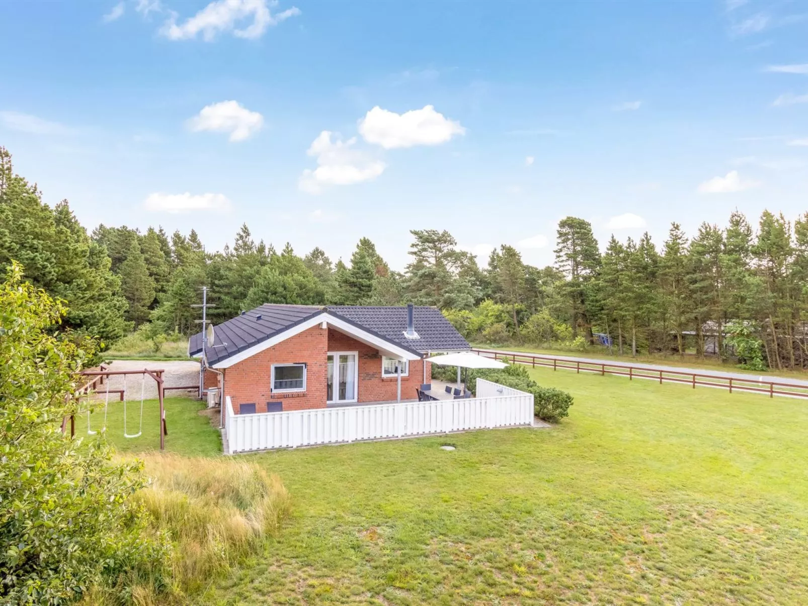 "Taisto" - 1.8km from the sea-Outside