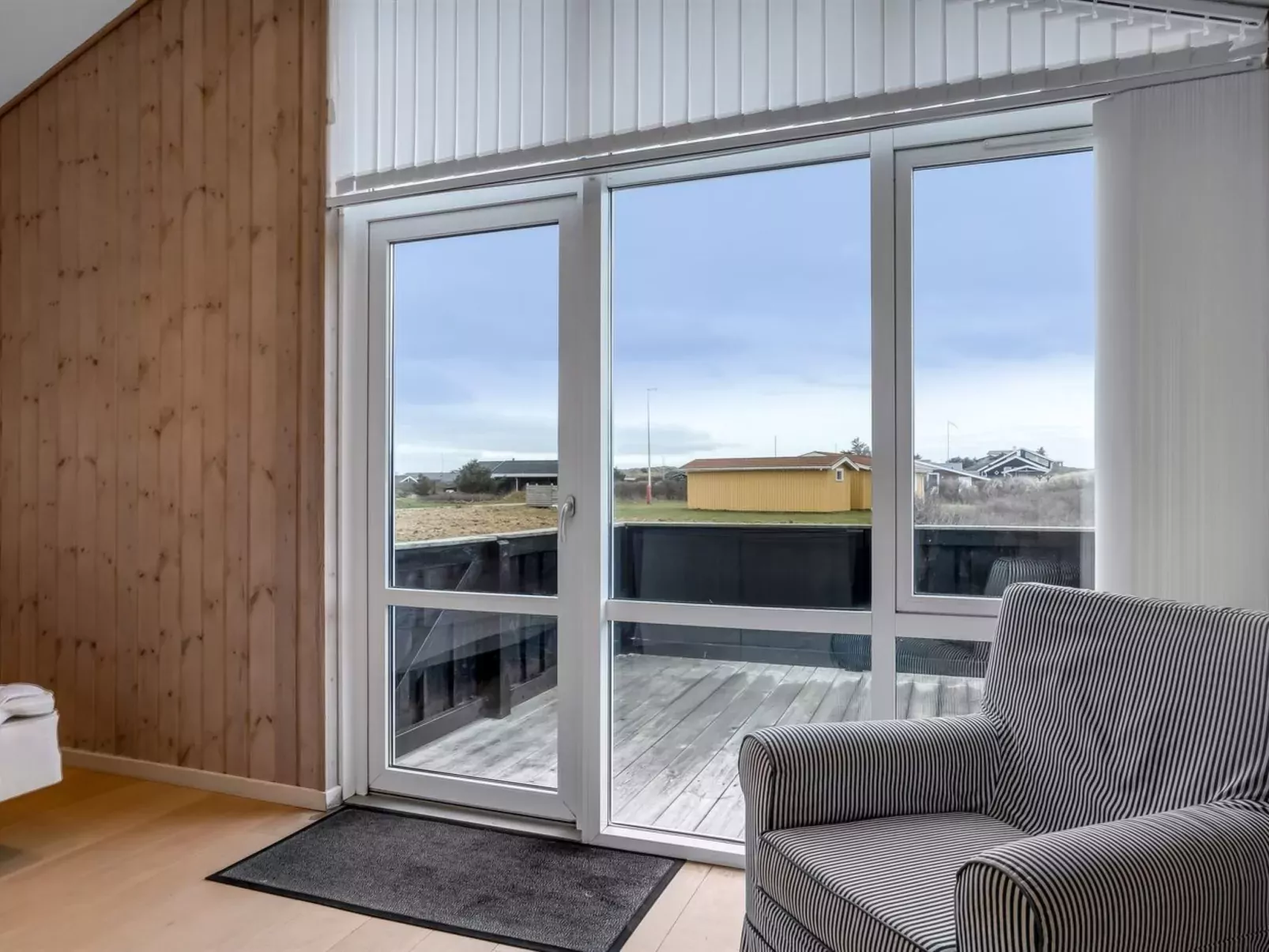 "Eileen" - 300m from the sea-Inside