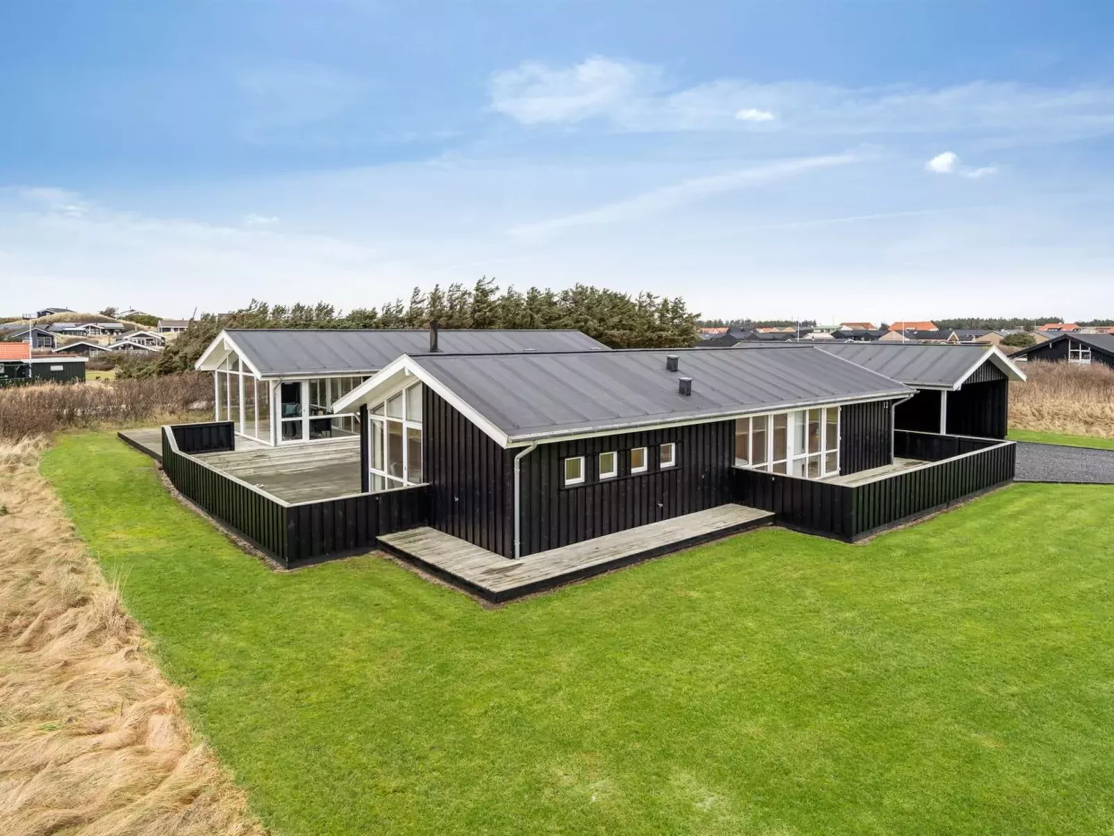 "Eileen" - 300m from the sea-Outside