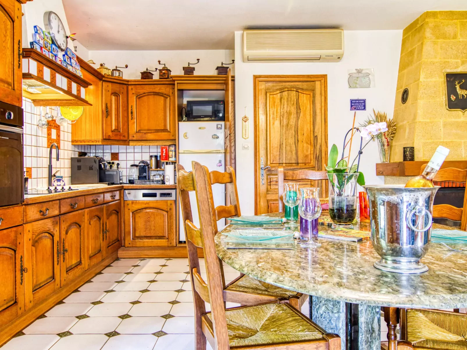 La Petite Maison dans la Prairie-Inside