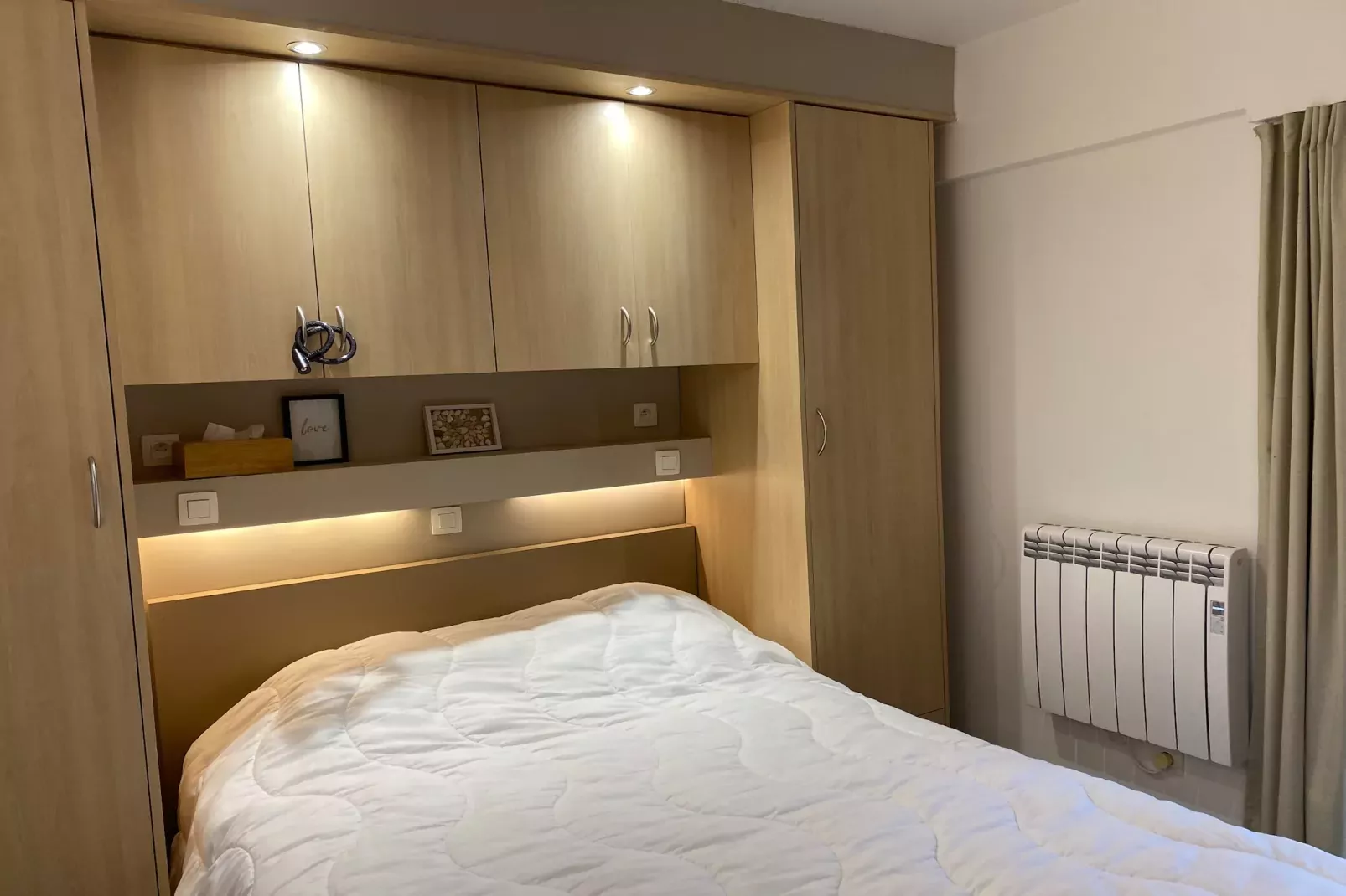 ZONNESTRAAL B 101-Schlafzimmer
